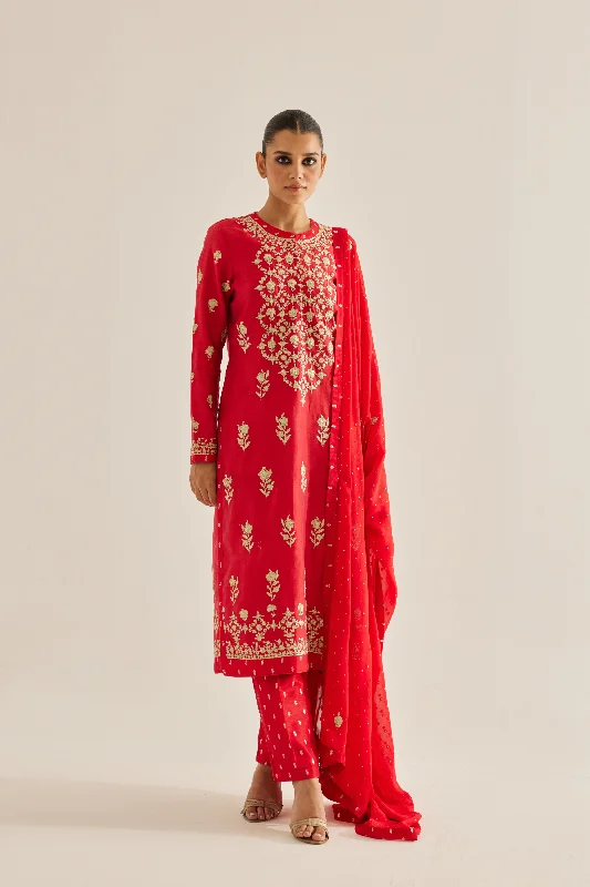 Gold Dori Embroidered Silk Chanderi Kurta And Dupatta With Trousers. Trousers chic fashionable