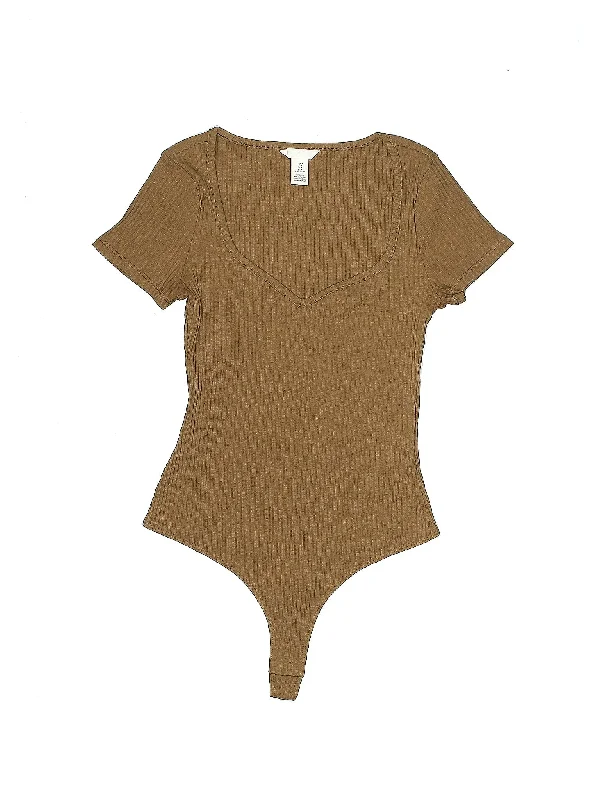 Bodysuit Fashionable Bodysuit with Snaps